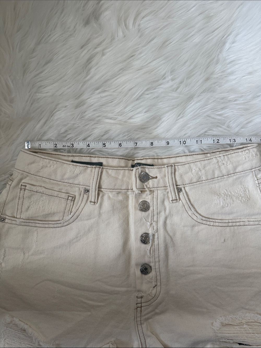 Wild Fable High Waisted Cream Cut Off Shorts Women’s Size 6 - Picture 6 of 9